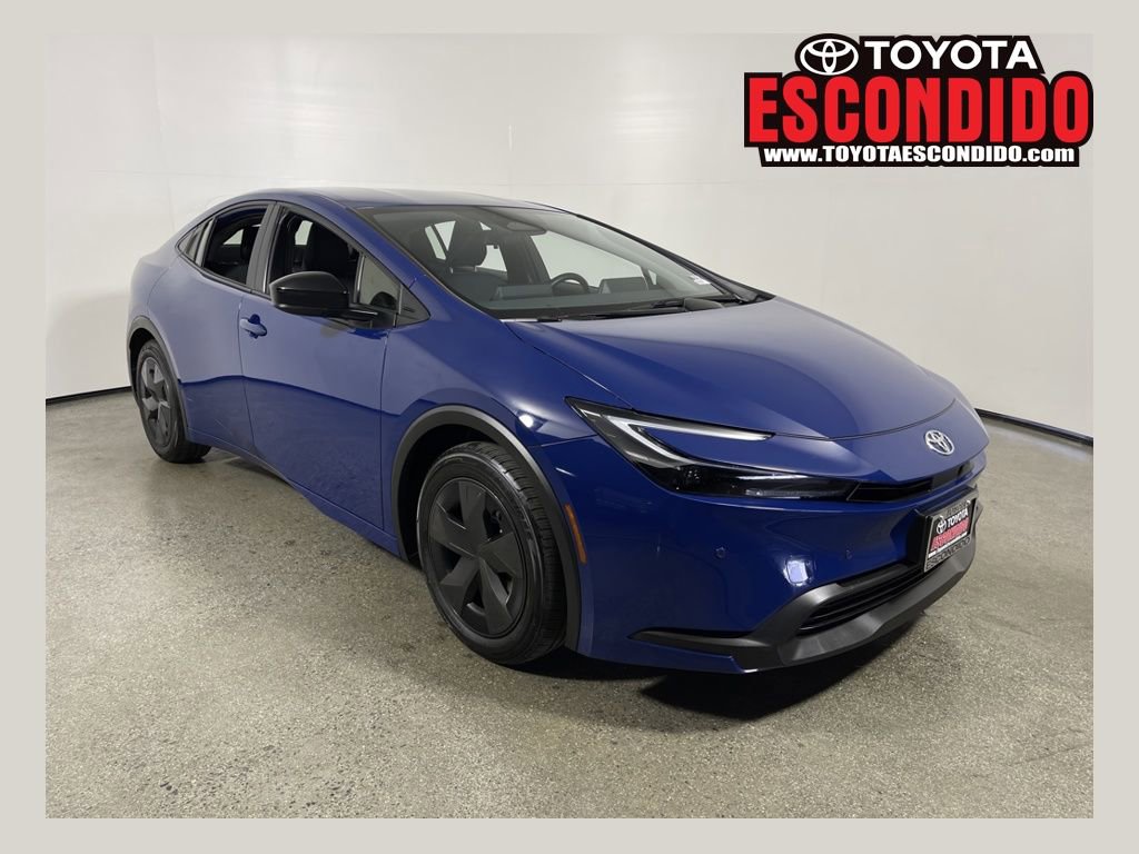 Used 2025 Toyota Prius LE image 1