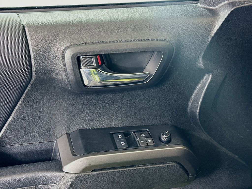 Certified 2023 Toyota Tacoma TRD Off-Road image 17