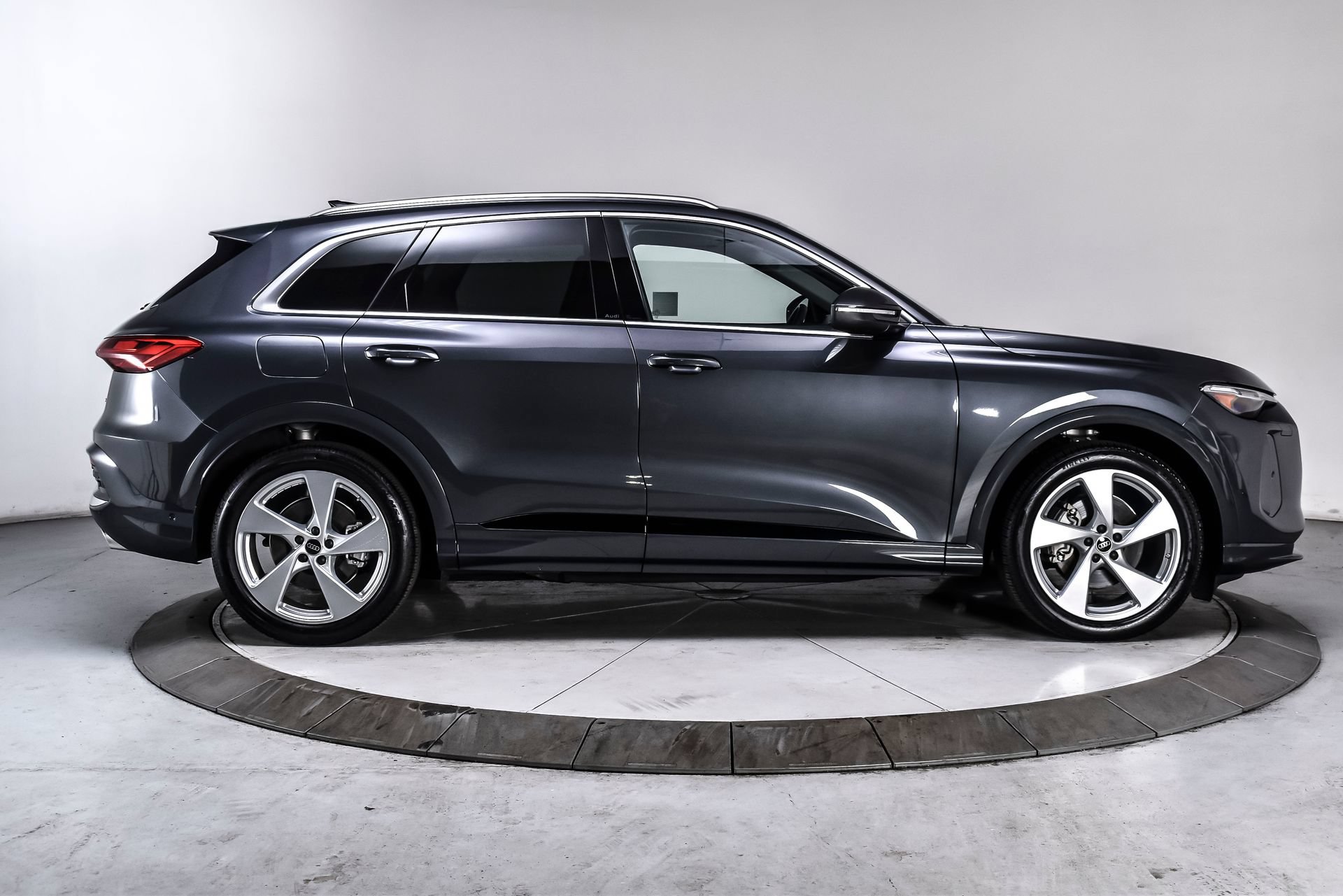 Used 2025 Audi Q5 Prestige AWD/4WD image 7