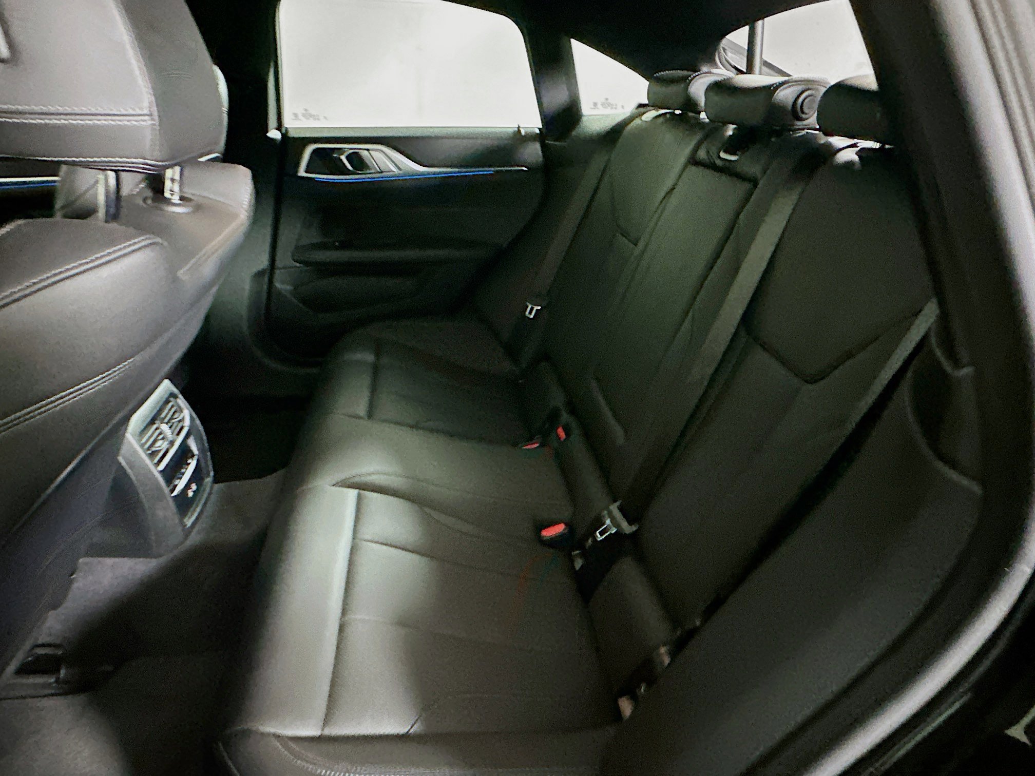 Used 2025 BMW i4 eDrive40 image 28