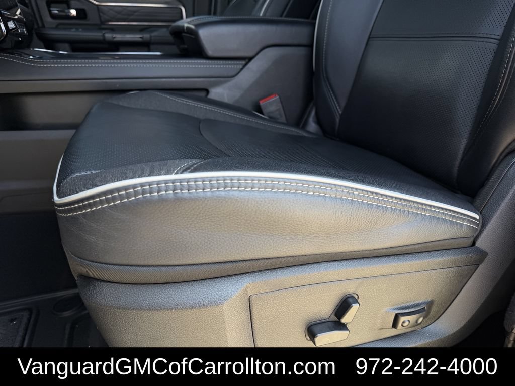 Used 2025 RAM 2500 Limited AWD/4WD image 32