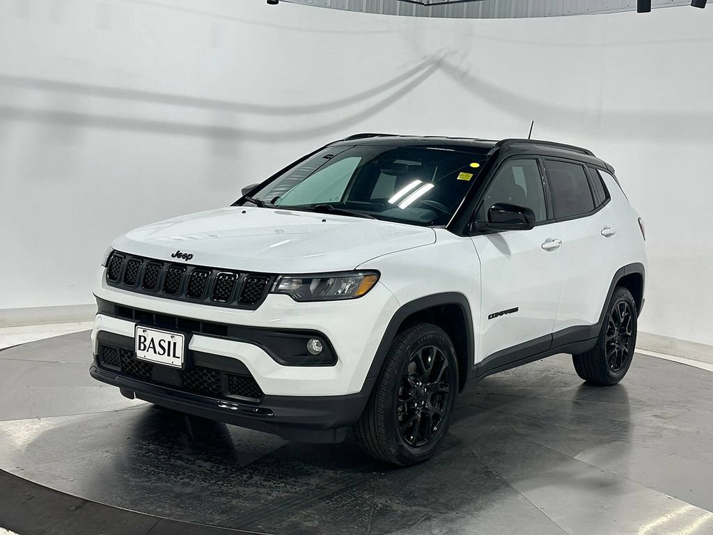 Used 2023 Jeep Compass Latitude AWD/4WD image 8
