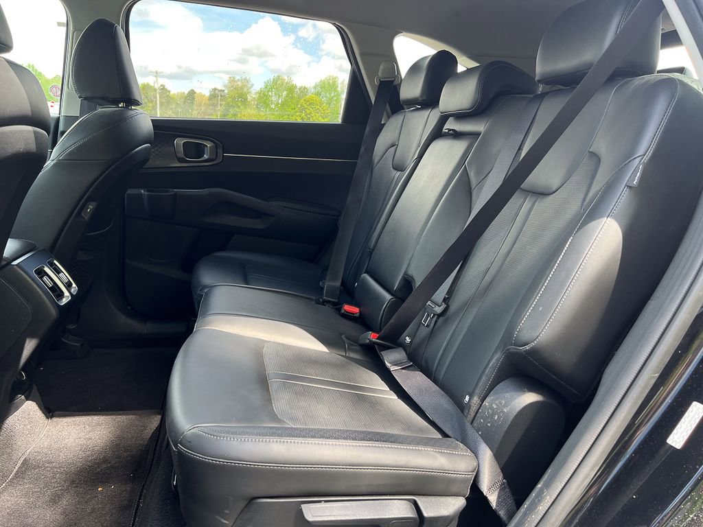 Used 2024 Kia Sorento S FWD image 25