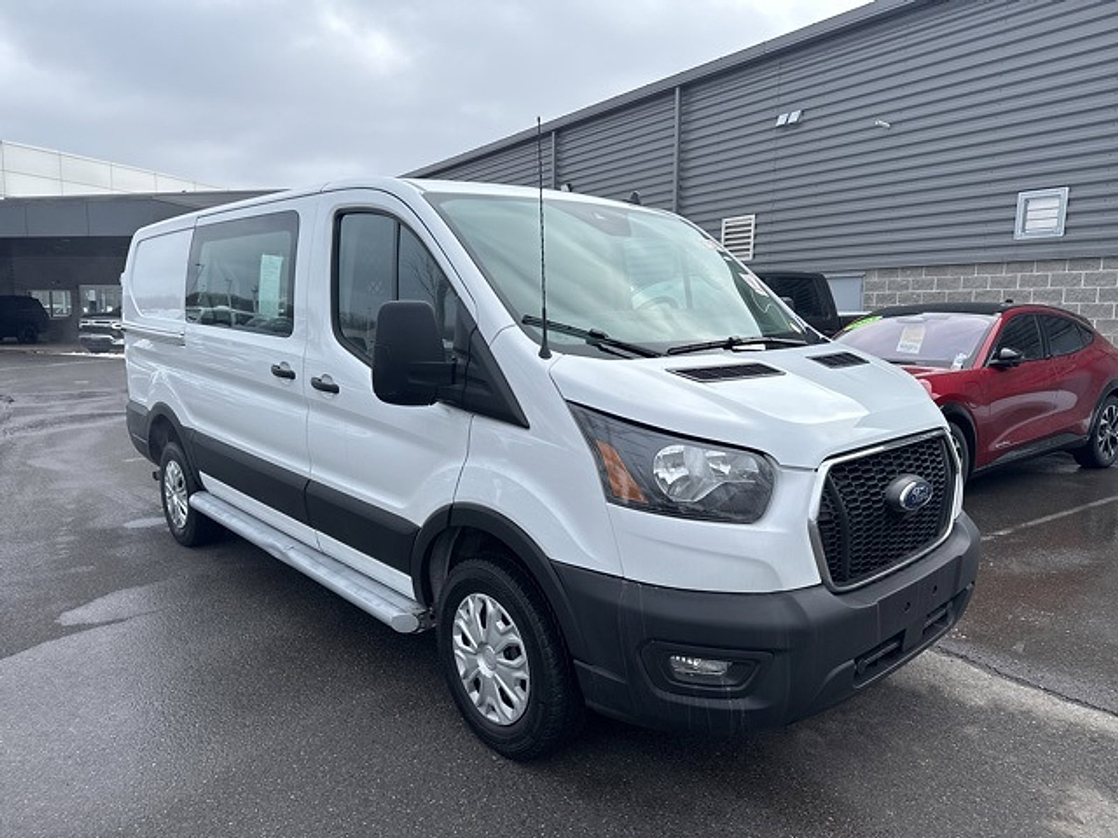Used 2024 Ford Transit 250 Low Roof w/ Exterior Upgrade Package RWD image 5