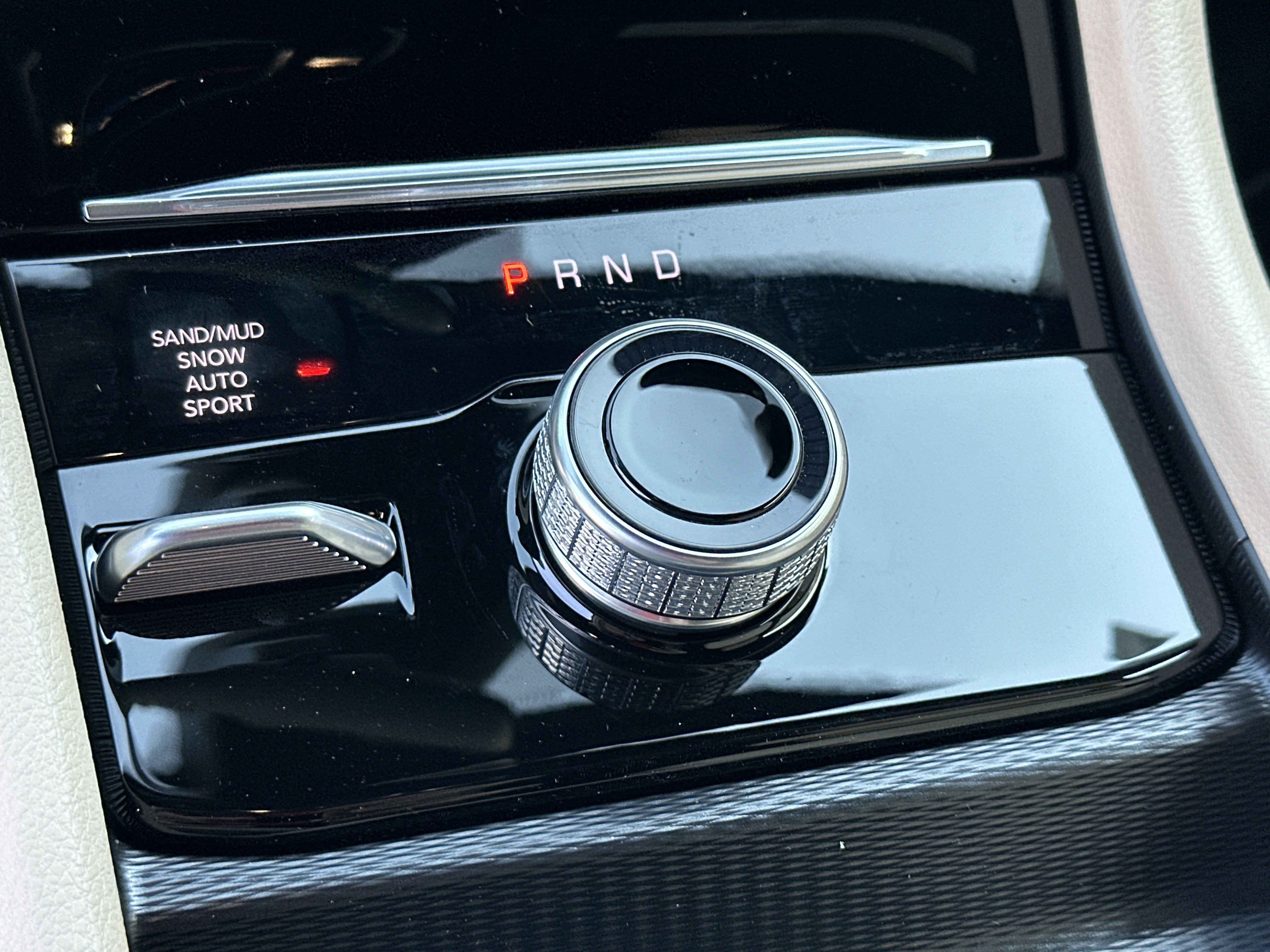 New 2026 Jeep Grand Cherokee Limited w/ Limited Altitude Package image 4