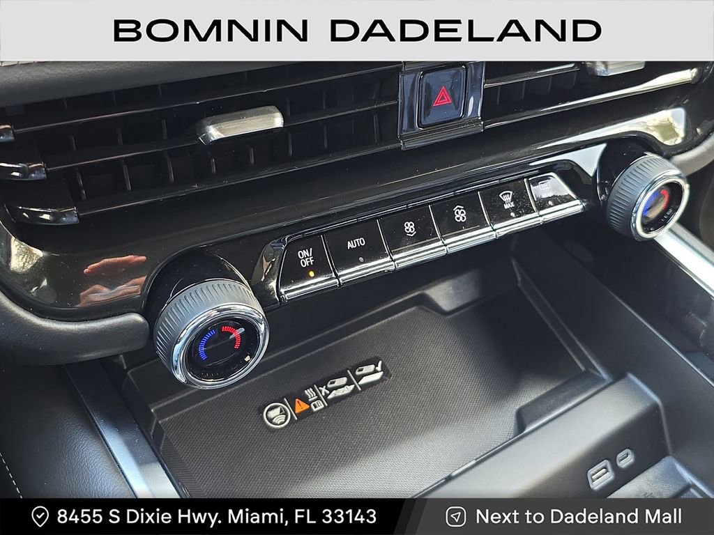 Certified 2025 Chevrolet Suburban Premier image 33