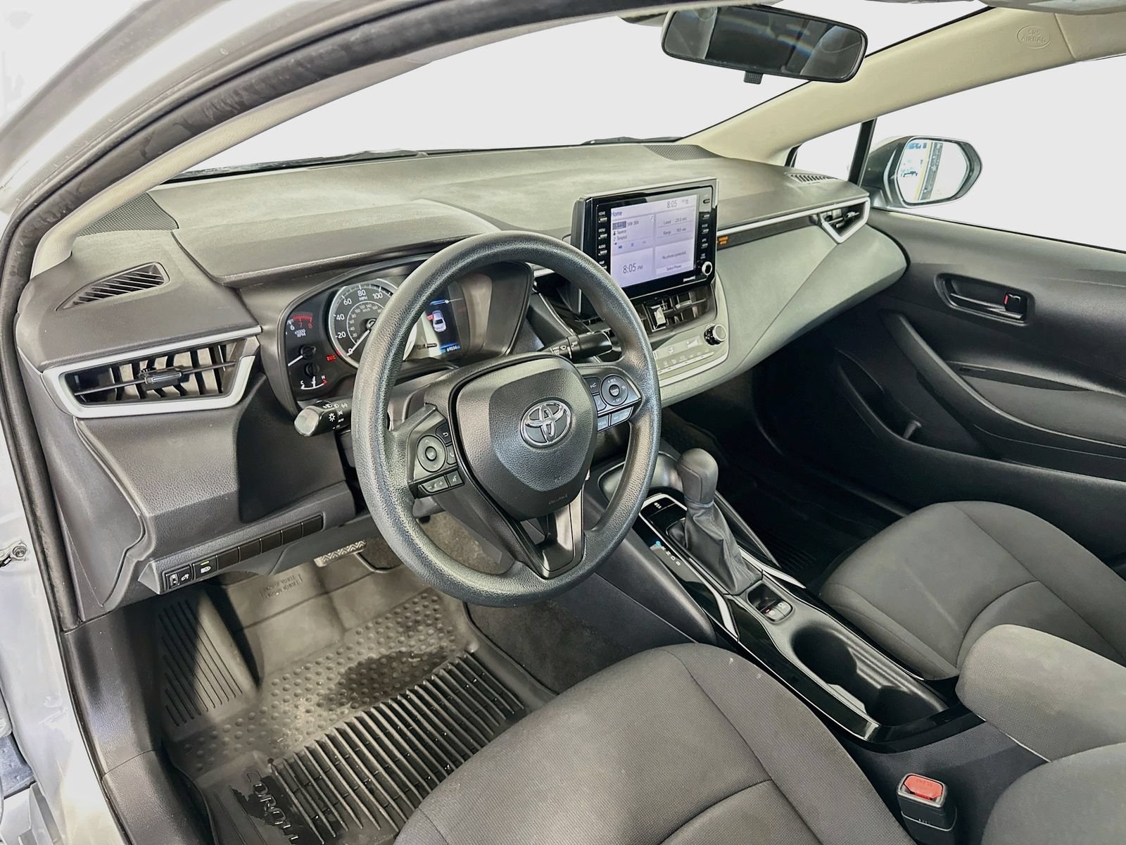 Used 2022 Toyota Corolla LE FWD image 9