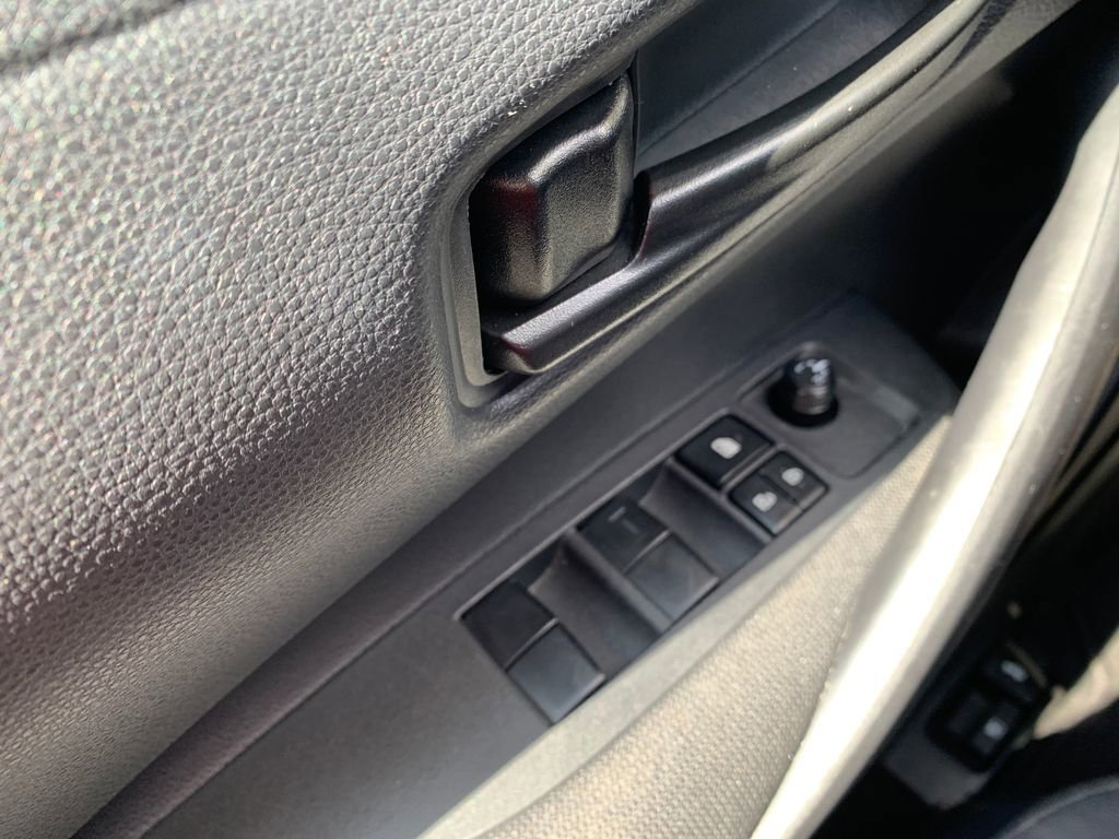 Used 2025 Toyota Corolla LE FWD image 17