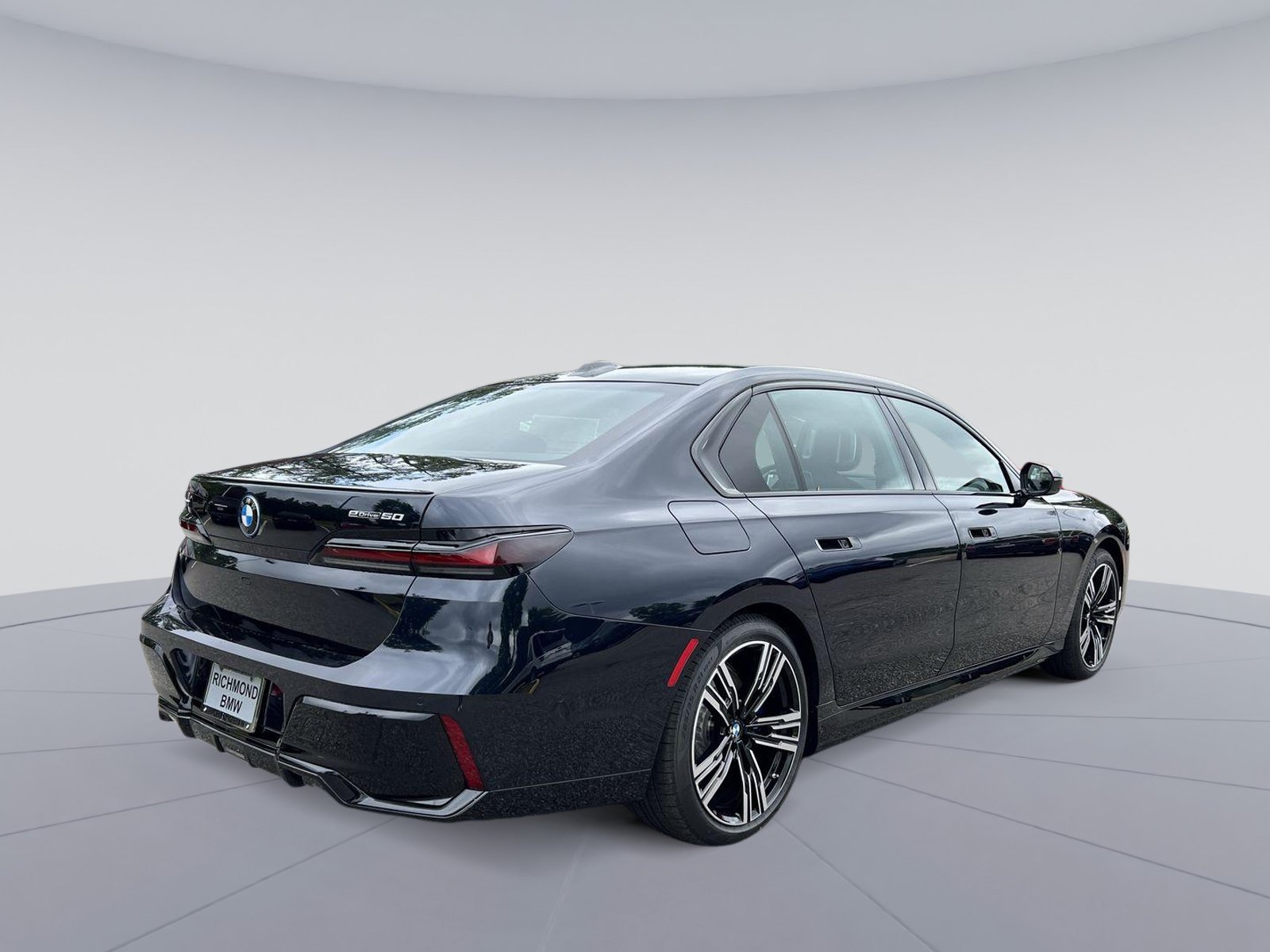 New 2025 BMW i7 eDrive50 w/ Executive Package RWD image 5