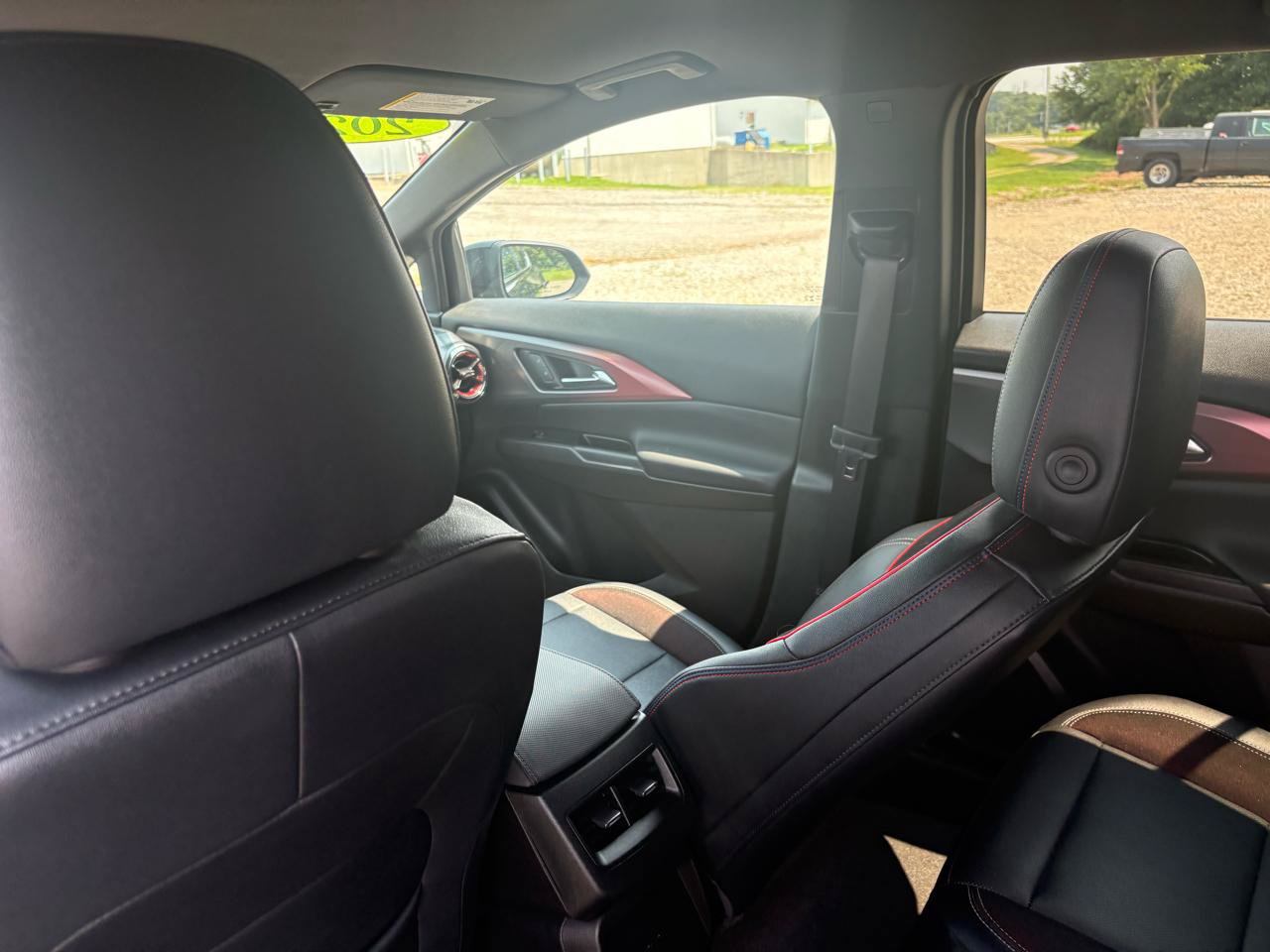 Used 2024 Chevrolet Equinox EV RS FWD image 32