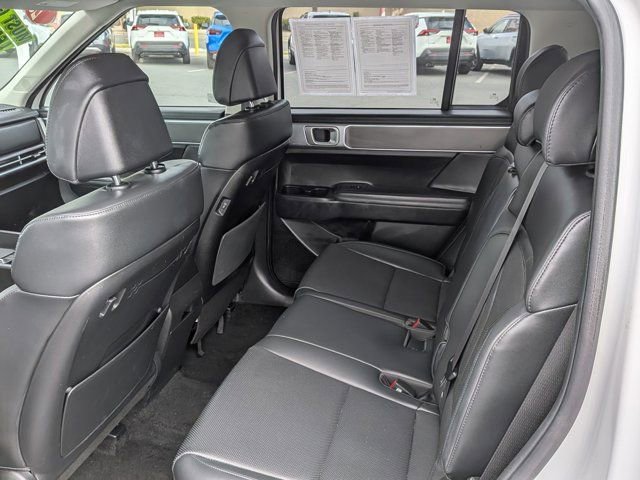 Used 2025 Hyundai Santa Fe SEL image 14