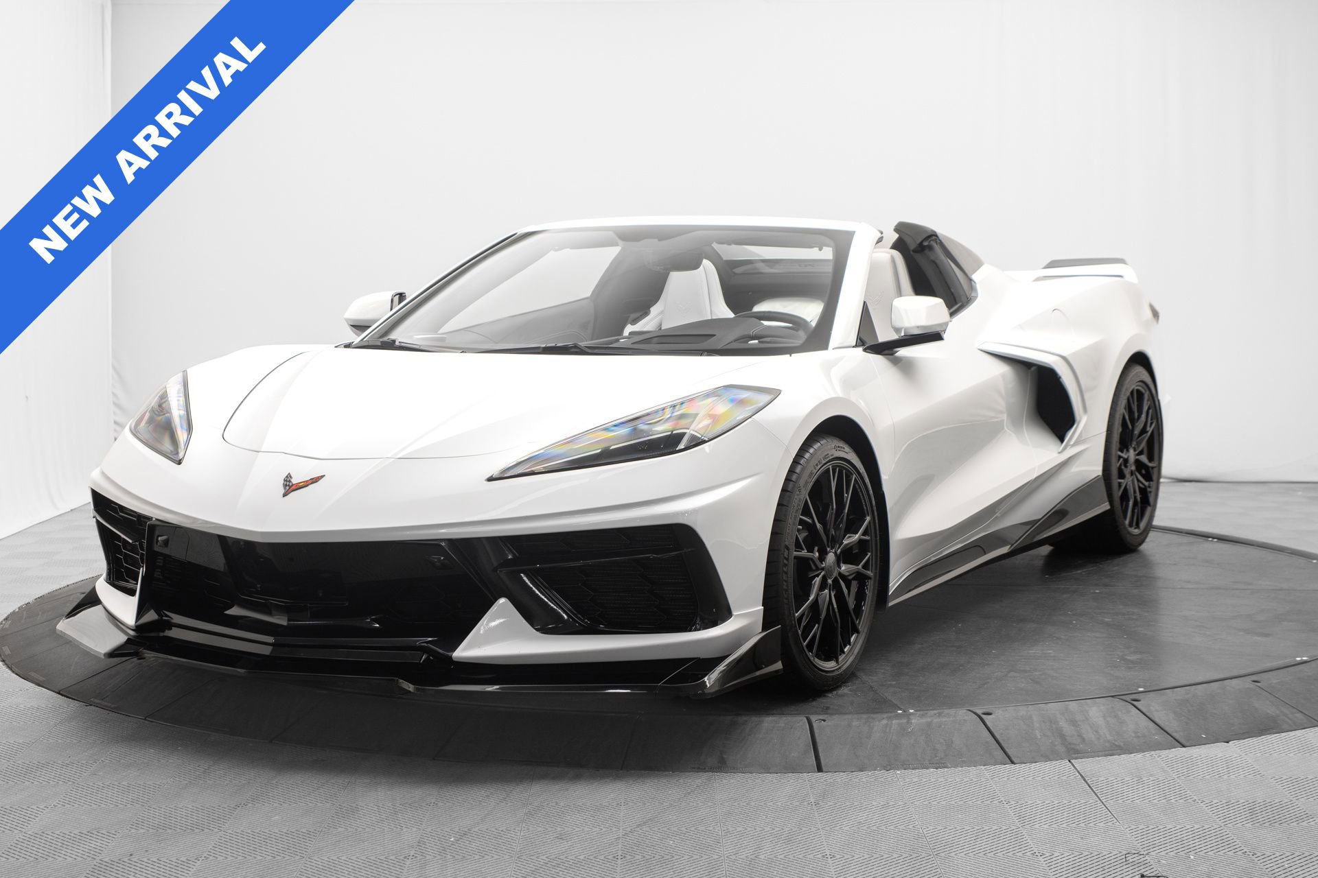 Used 2023 Chevrolet Corvette Stingray Preferred Conv w/ Z51 Performance Package RWD image 7