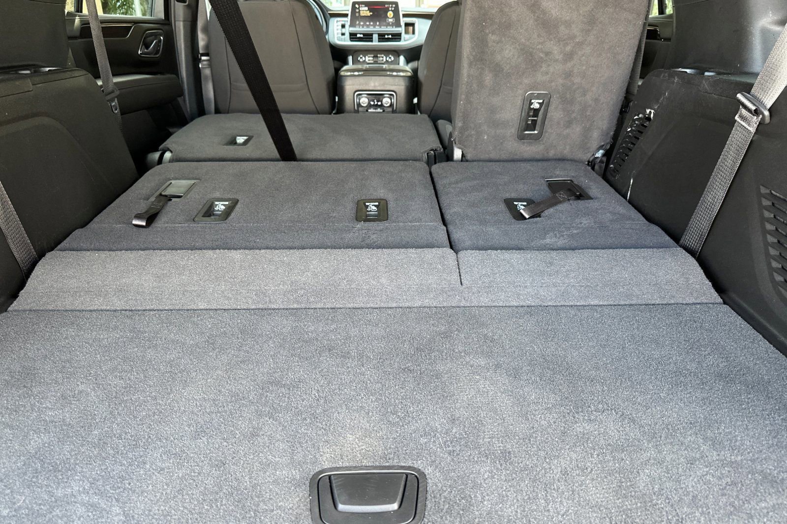 Used 2024 GMC Yukon SLE RWD image 17