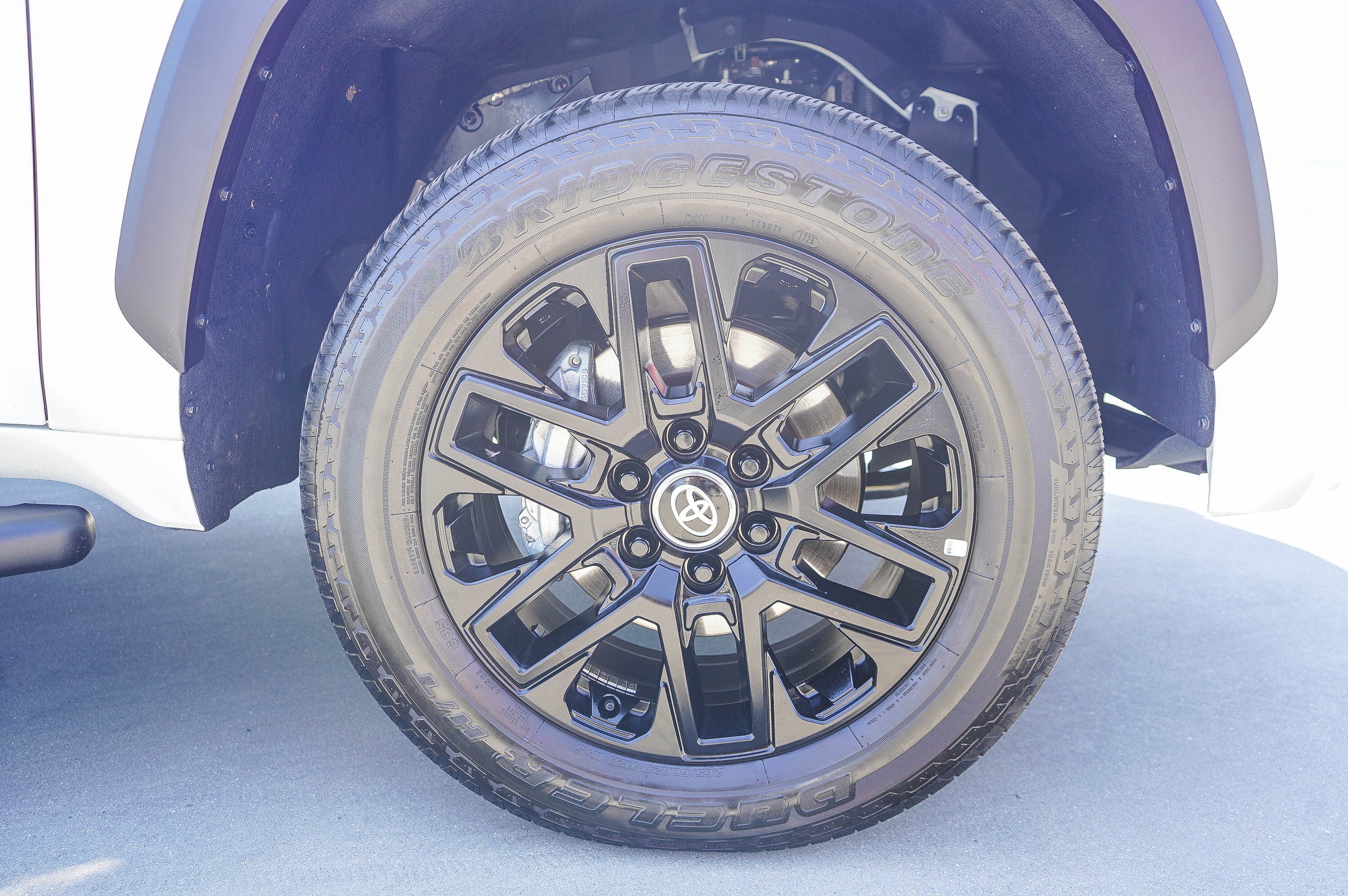 Certified 2025 Toyota Tundra Limited AWD/4WD image 10