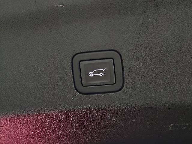 Used 2023 Cadillac Escalade ESV Premium Luxury AWD/4WD image 8