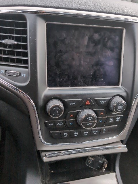 Used 2018 Jeep Grand Cherokee Laredo image 14