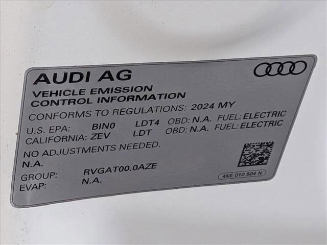 Used 2024 Audi Q8 e-tron Prestige image 23