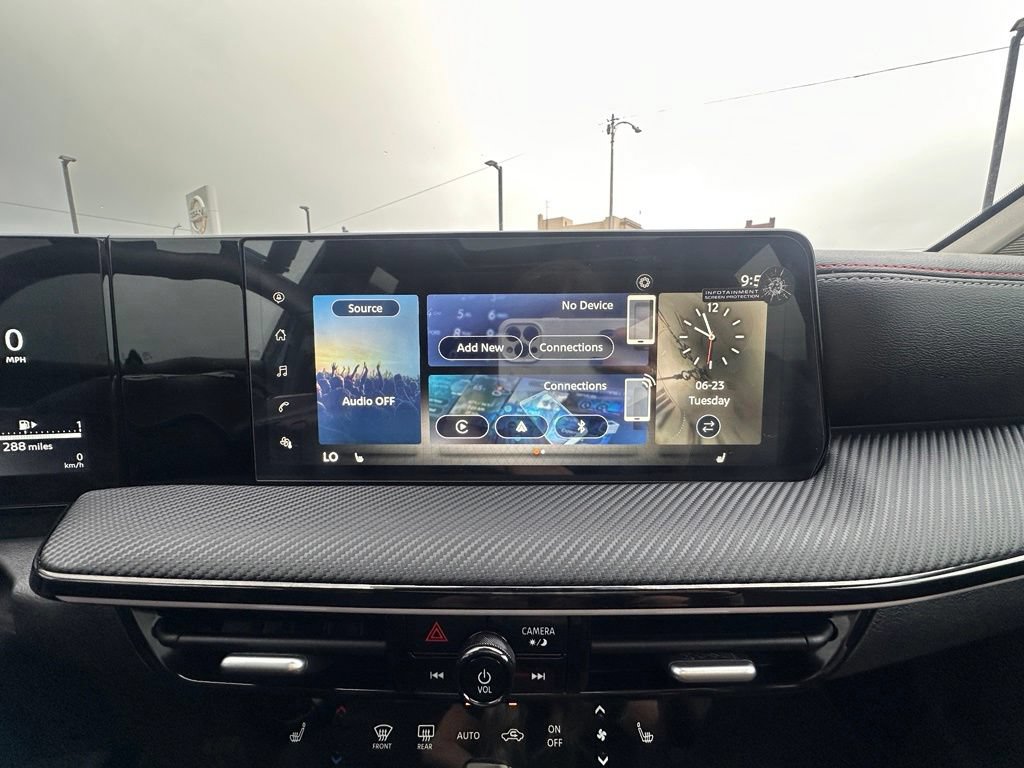 Certified 2025 Nissan Kicks SR w/ SR Premium Package AWD/4WD image 25