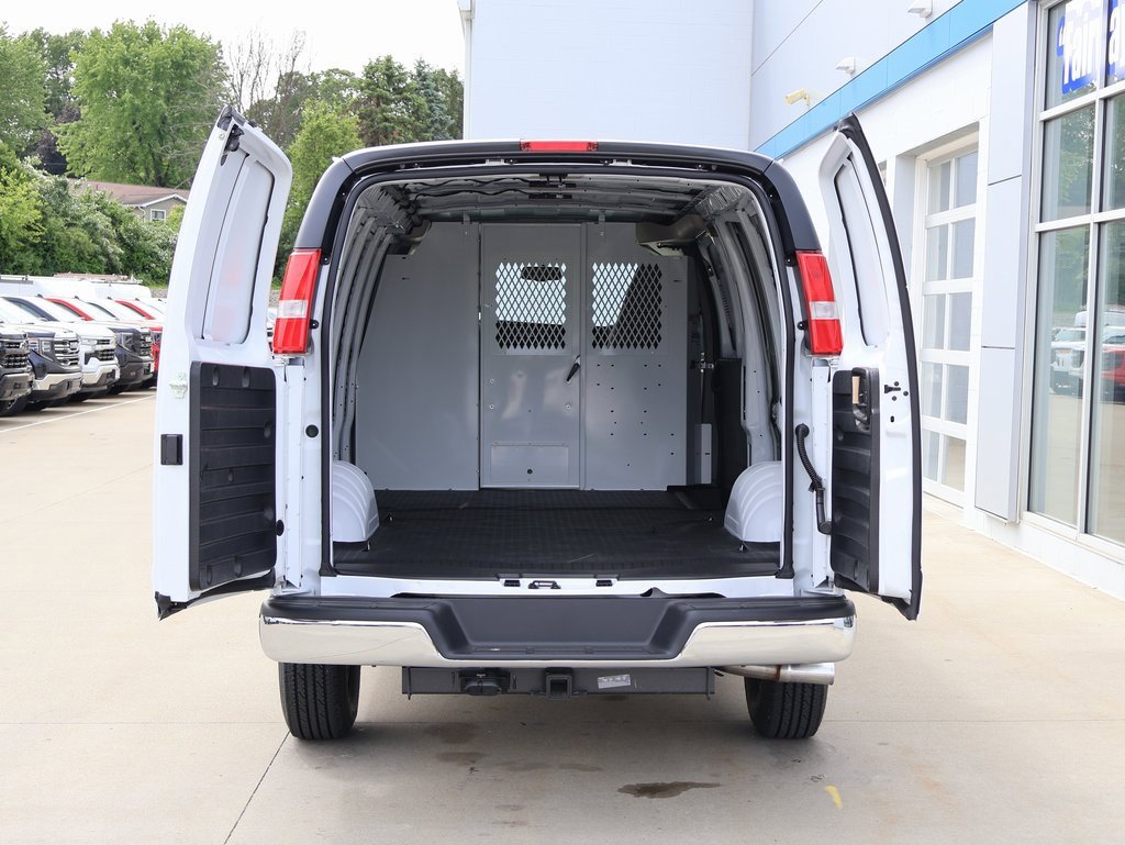 New 2025 Chevrolet Express 3500 Extended w/ Driver Convenience Package image 18