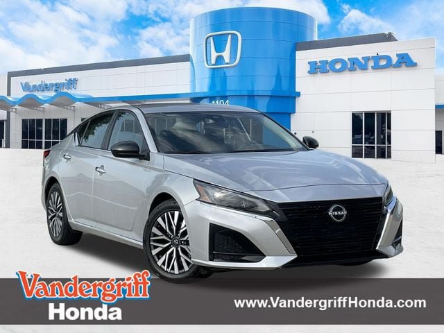 Used 2024 Nissan Altima 2.5 SV