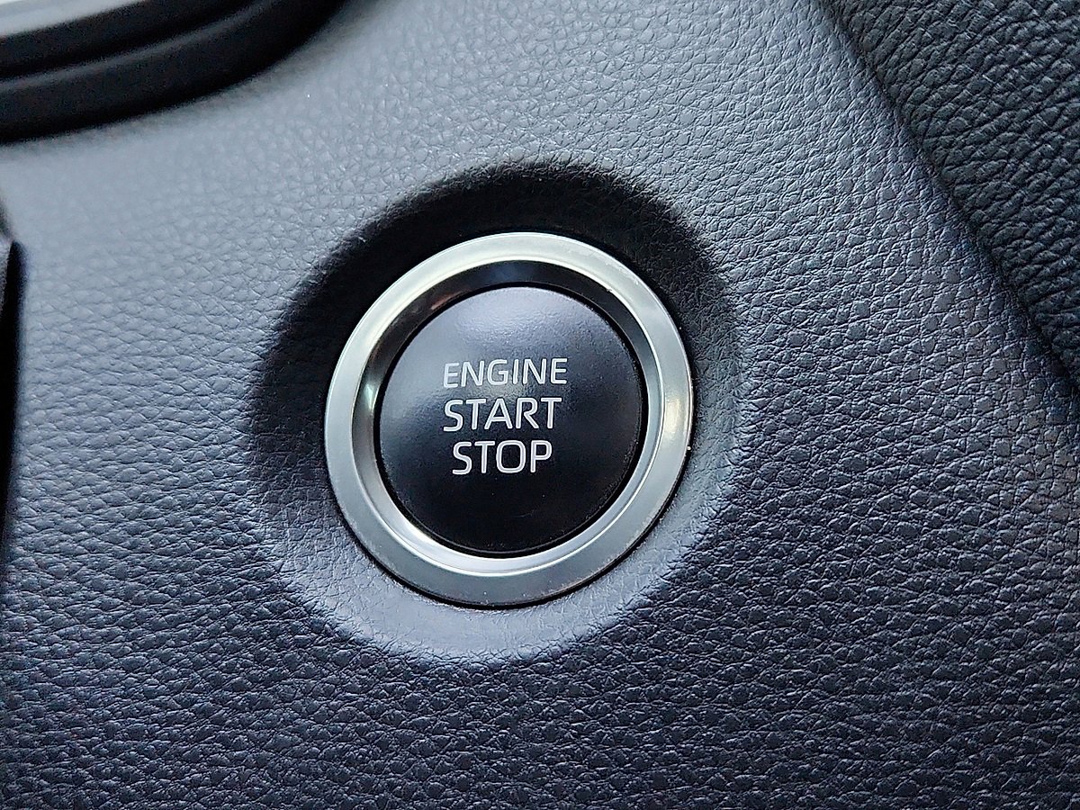 Used 2024 Toyota Corolla SE image 9