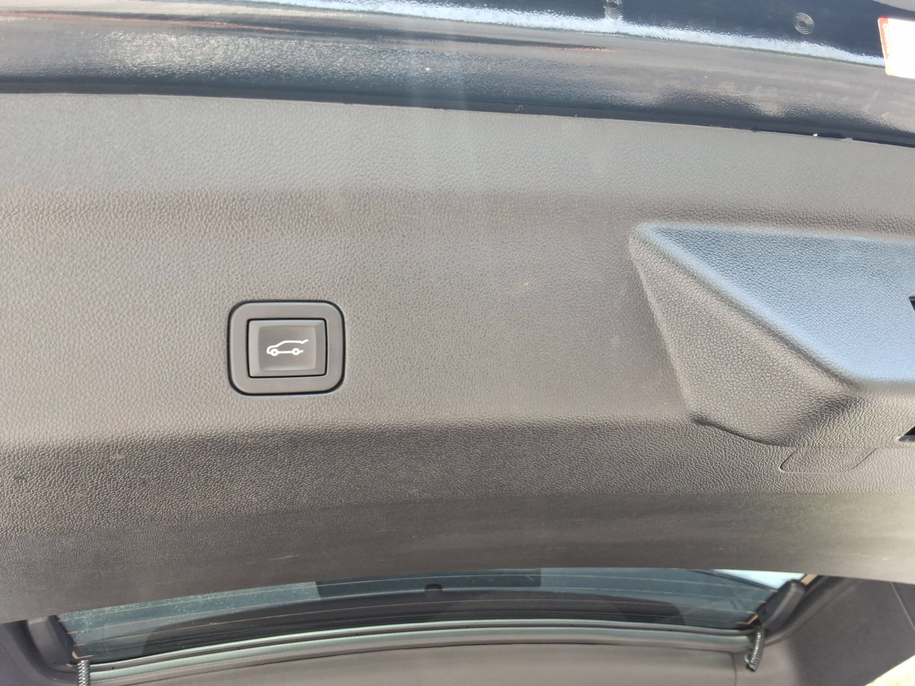 Used 2024 GMC Yukon XL Denali AWD/4WD image 27