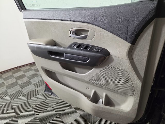 Used 2020 Kia Sedona EX FWD image 28