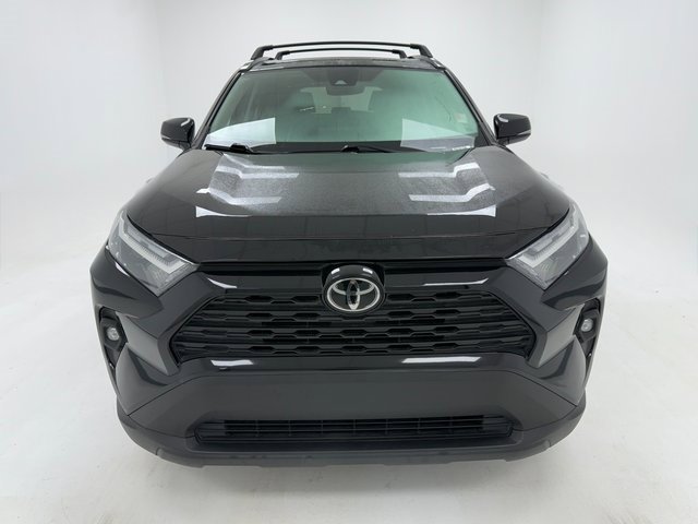 Used 2022 Toyota RAV4 XLE Premium image 3