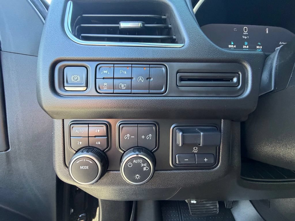 Used 2024 Chevrolet Tahoe RST w/ Luxury Package AWD/4WD image 4