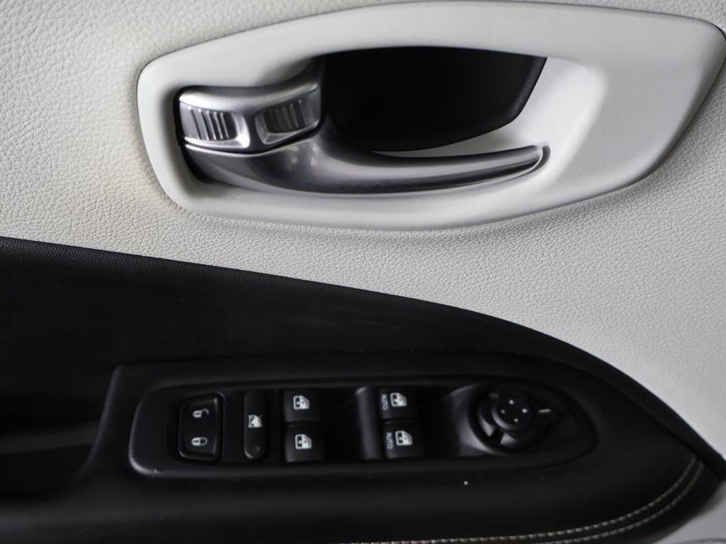 Used 2021 Jeep Compass Latitude image 29