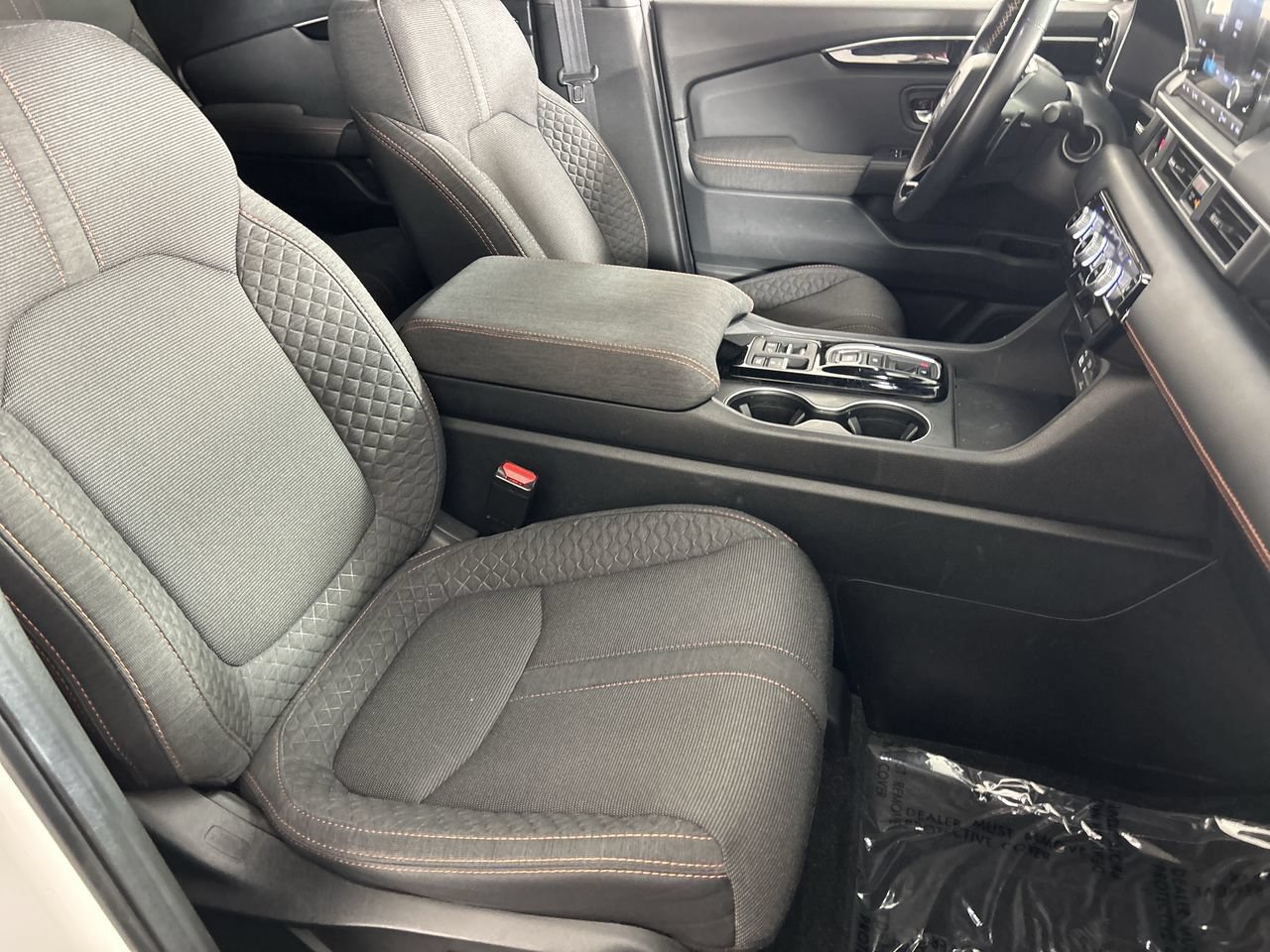 Used 2025 Honda Pilot Sport image 25