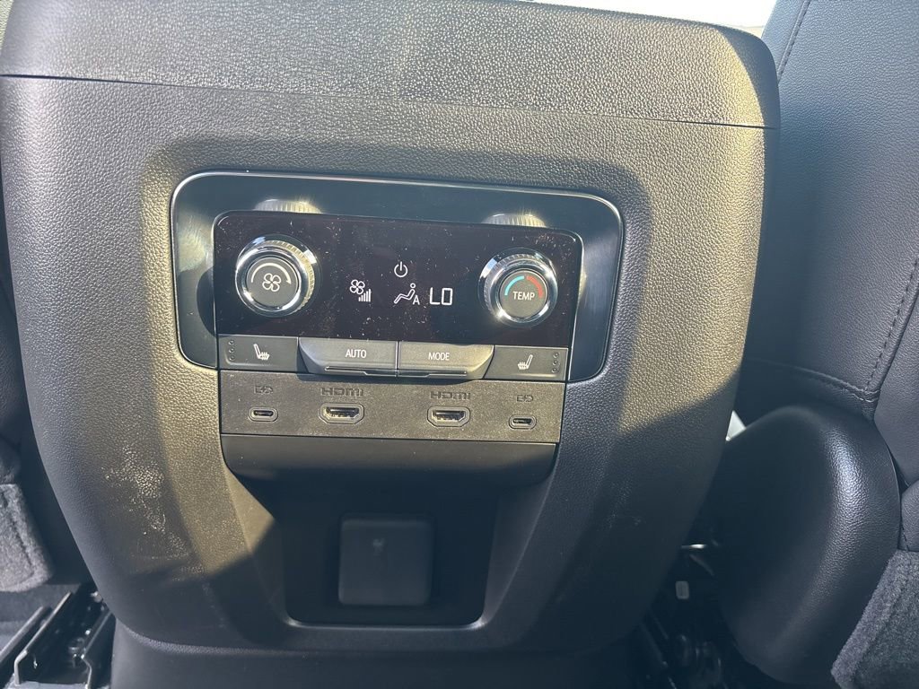 New 2026 Chevrolet Suburban Premier image 13