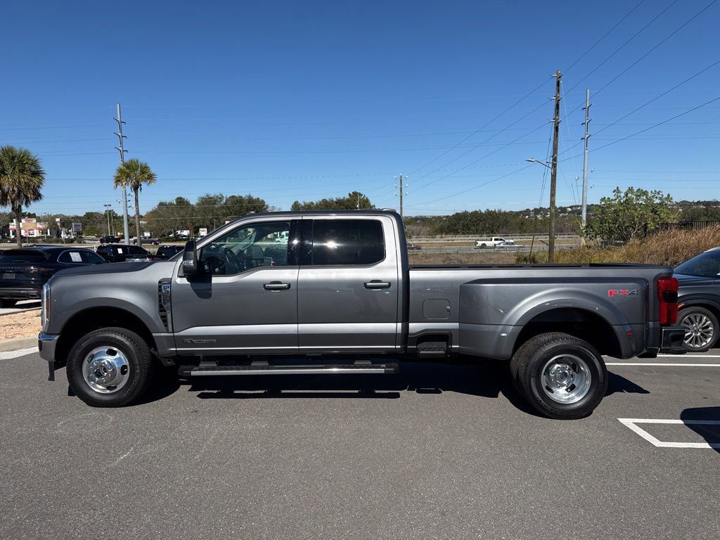 Used 2025 Ford F350 Lariat w/ FX4 Off-Road Package image 5