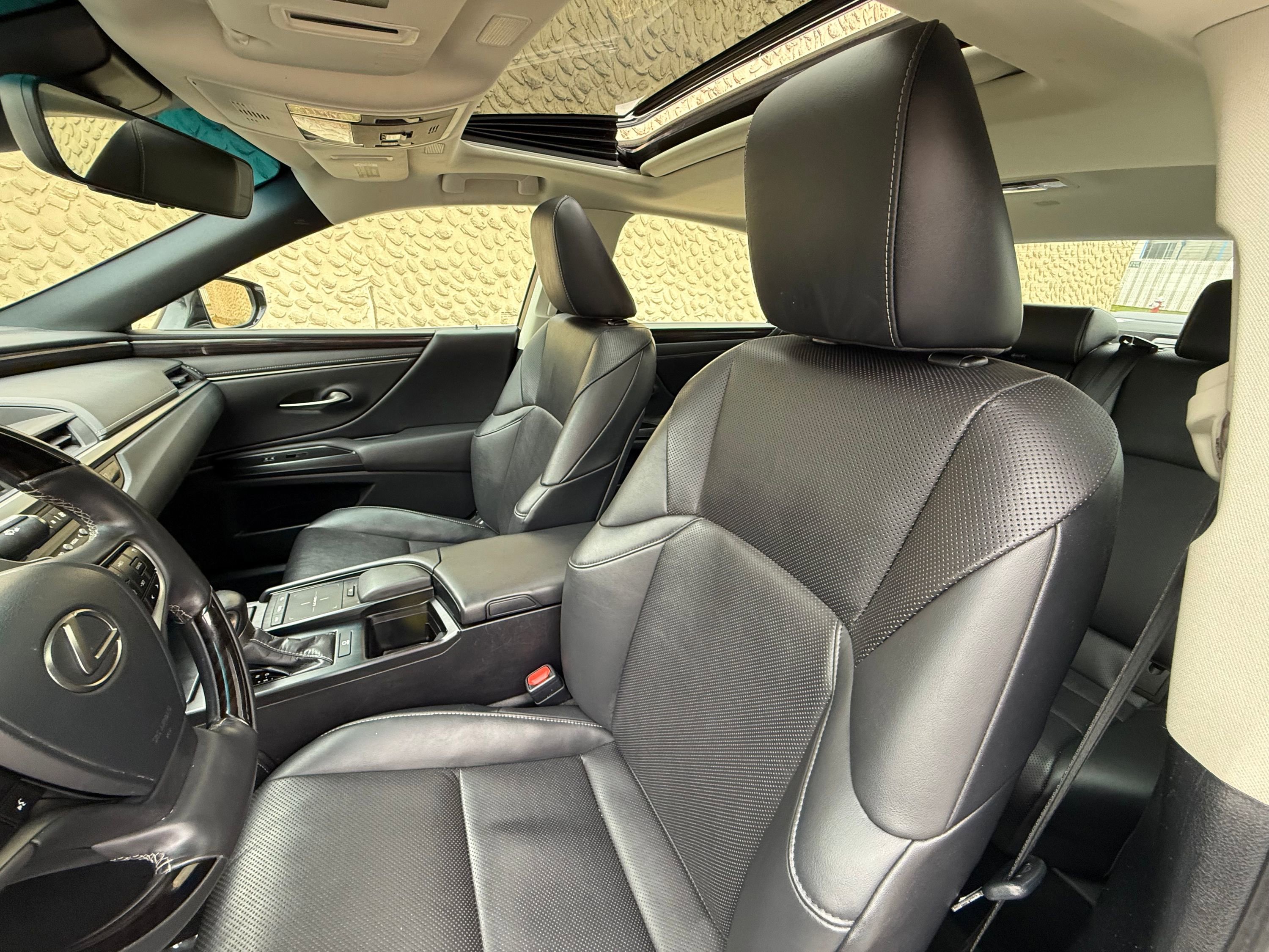 Used 2019 Lexus ES 350 w/ Premium Package image 18