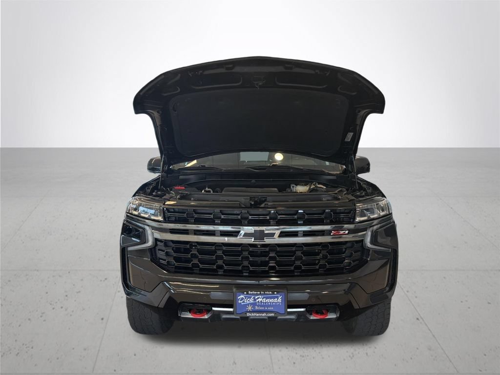 Used 2022 Chevrolet Tahoe Z71 w/ Luxury Package AWD/4WD image 4