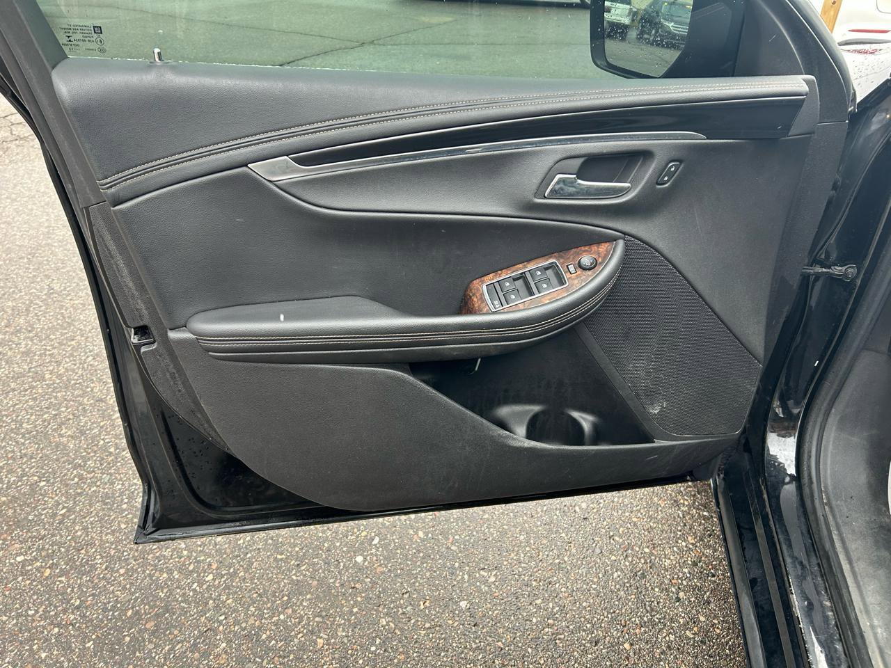 Used 2014 Chevrolet Impala LT w/ Convenience Package image 14