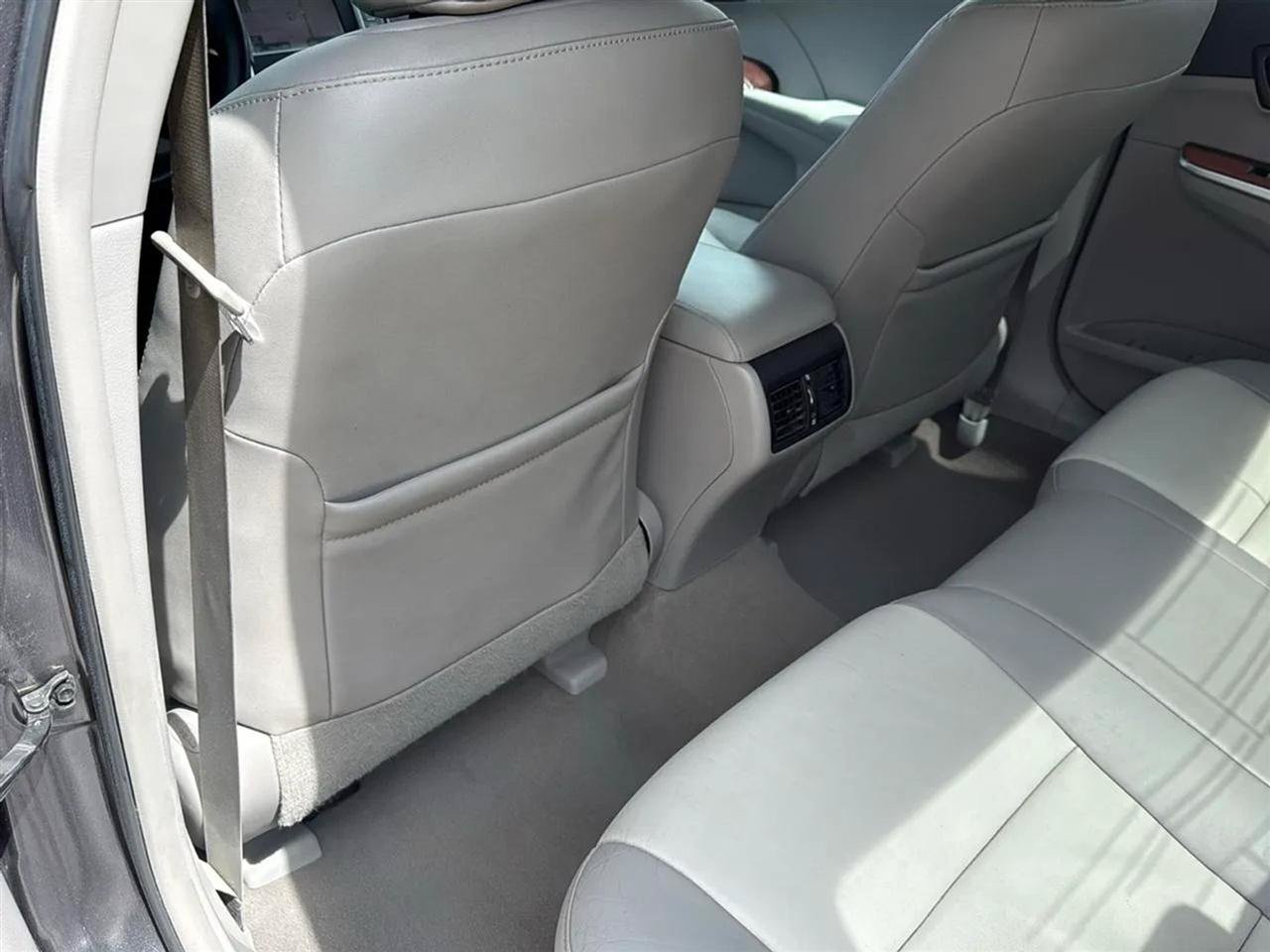 Used 2012 Toyota Camry XLE FWD image 41