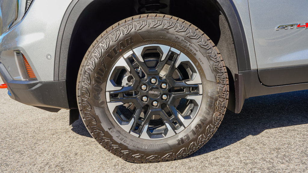 New 2027 GMC Acadia AT4 w/ AT4 Reserve Package AWD/4WD image 7