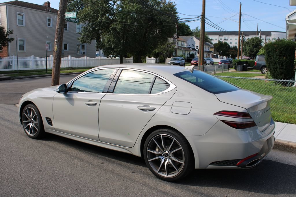 Used 2025 Genesis G70 2.5T image 8