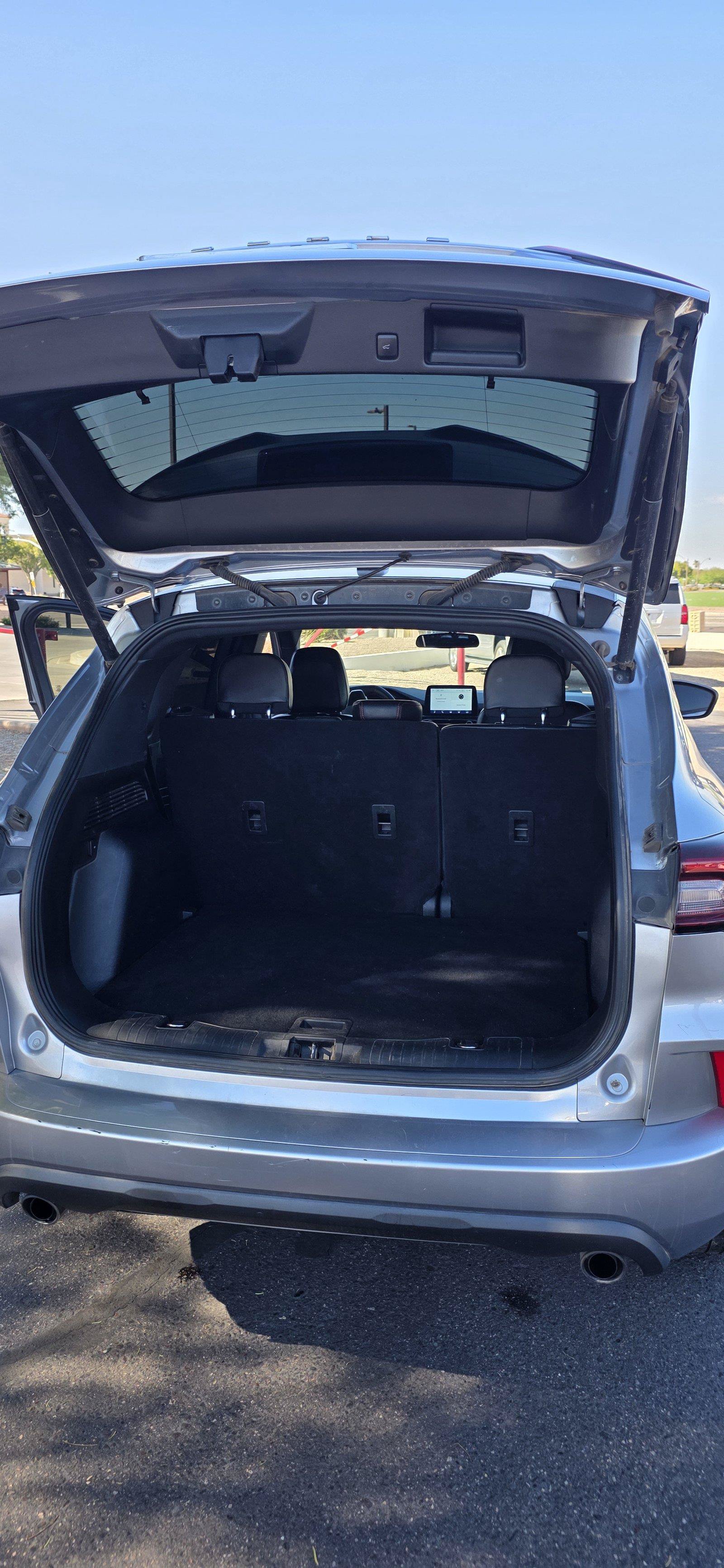 Used 2023 Ford Escape ST-Line FWD image 9