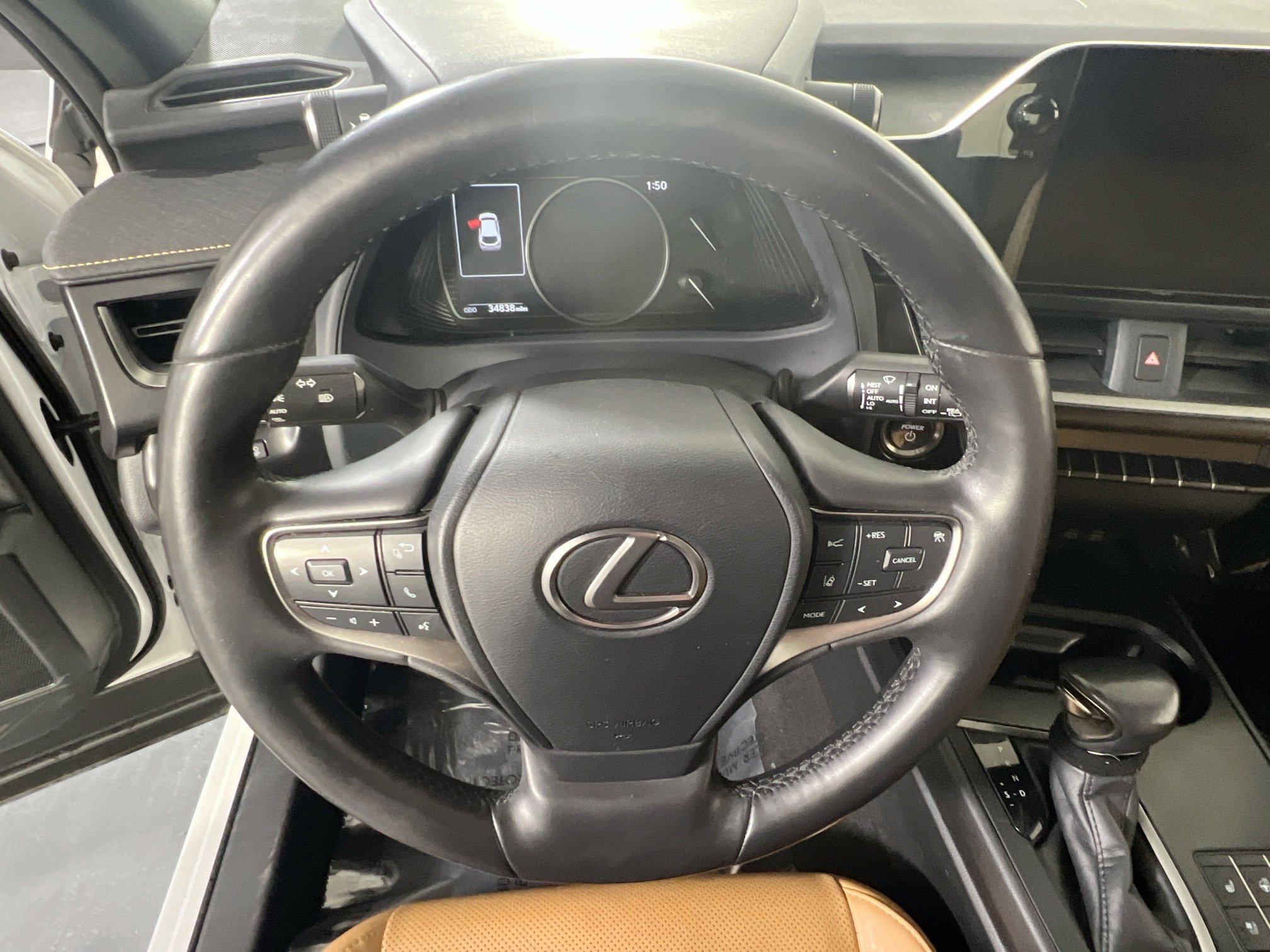 Used 2023 Lexus UX 250h AWD w/ Premium Package image 11