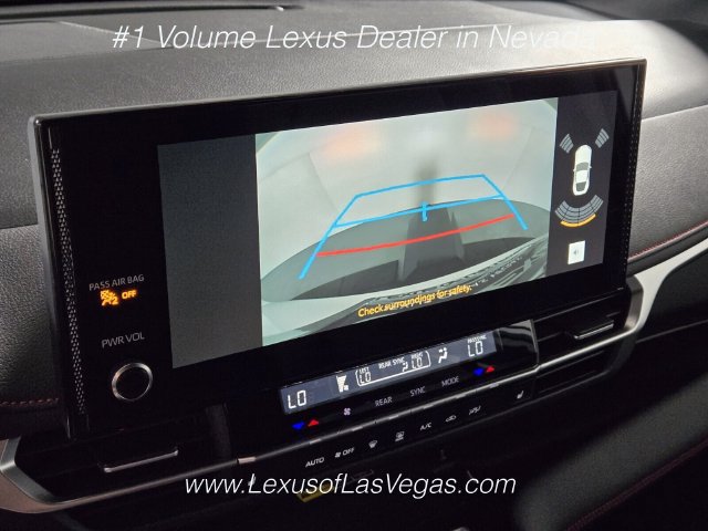 Used 2025 Toyota Sienna XSE w/ XSE Plus Package FWD image 35
