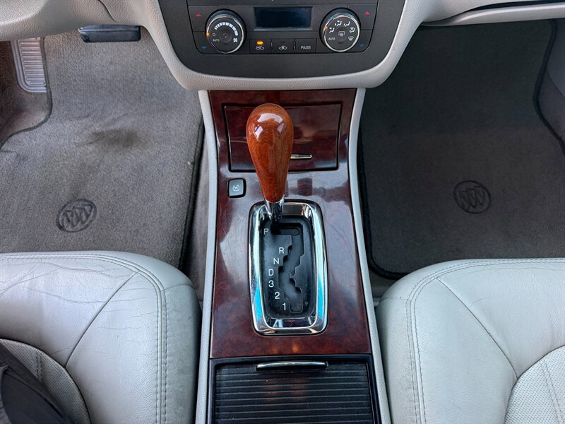 Used 2009 Buick Lucerne CXL w/ Driver Confidence Package FWD image 20