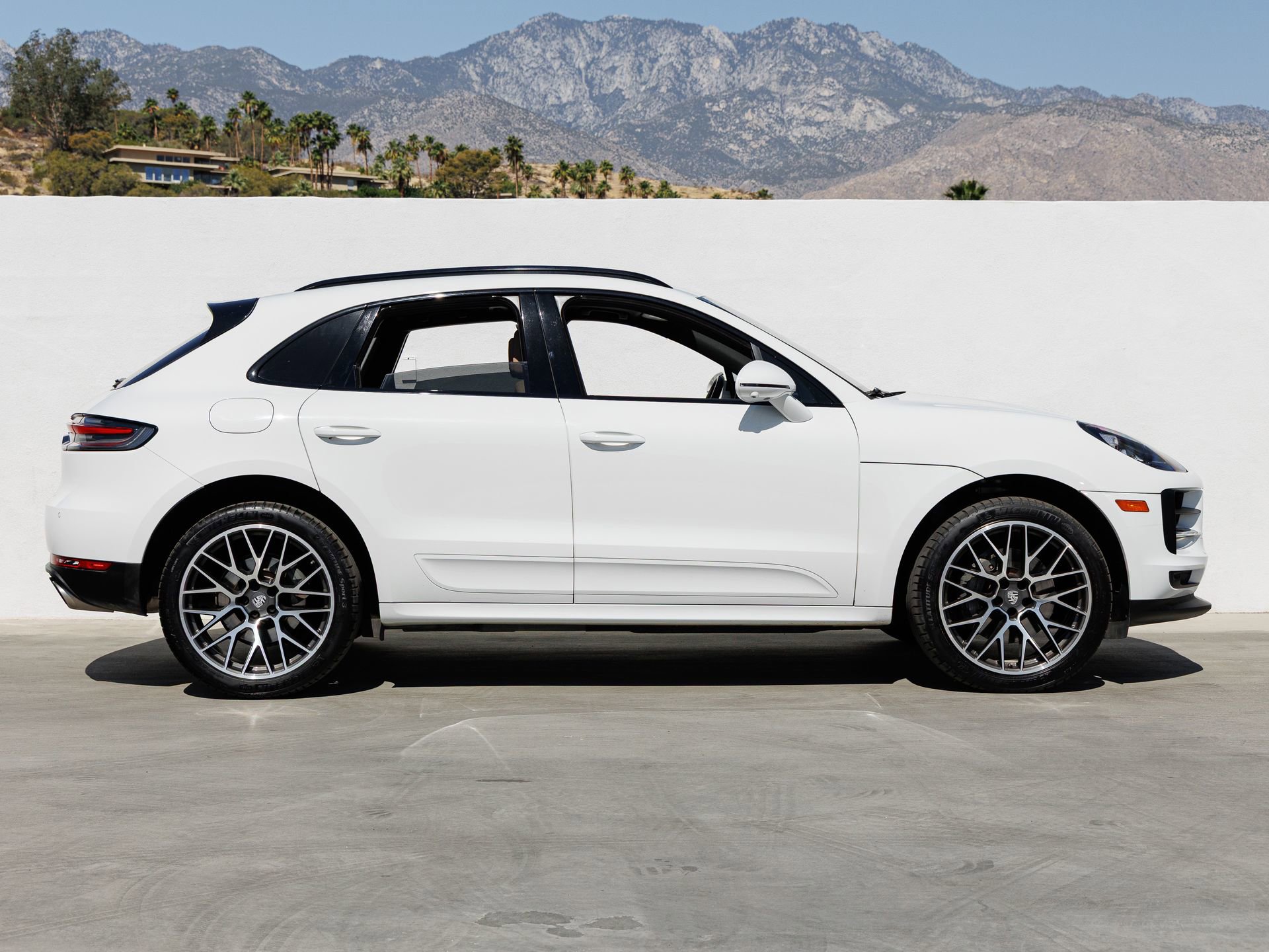 Certified 2021 Porsche Macan S AWD/4WD image 8