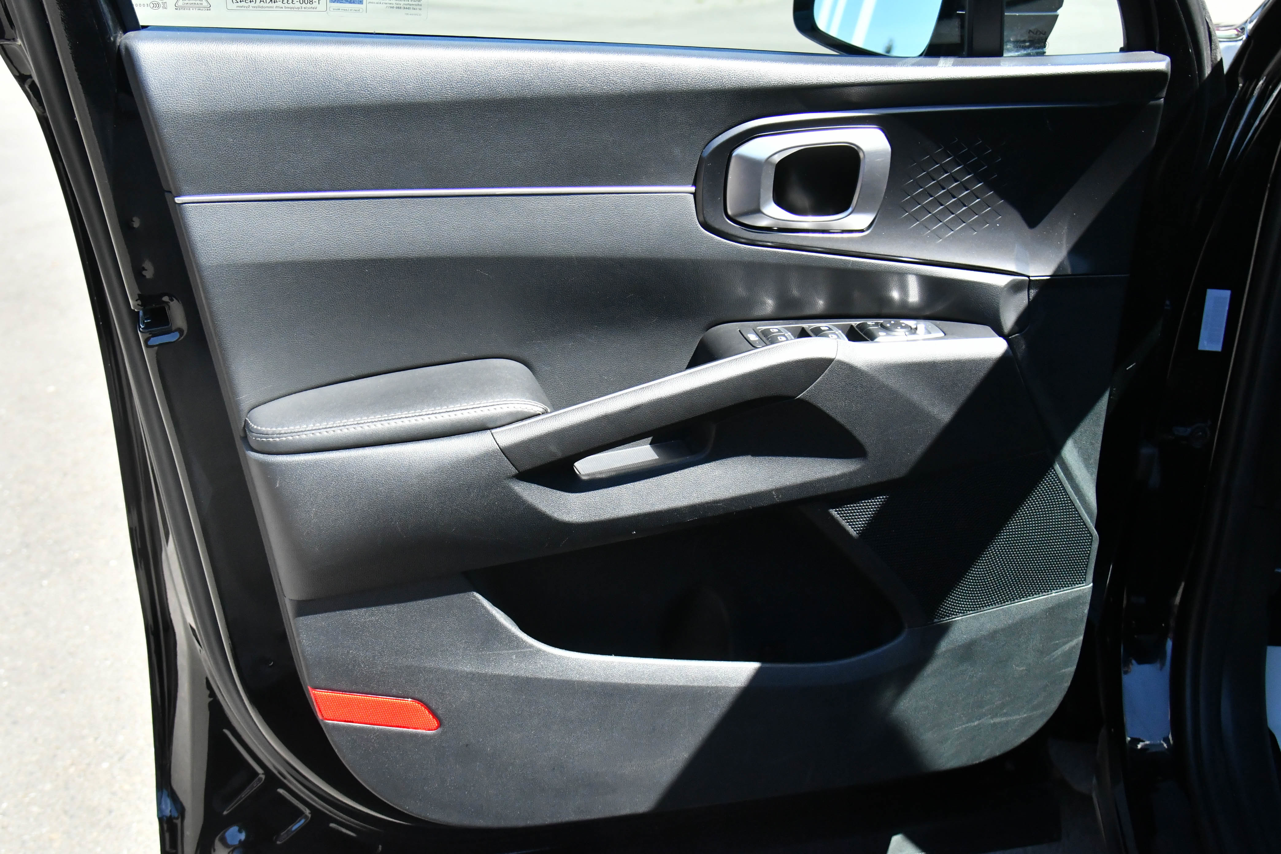 Used 2024 Kia Sorento S image 14