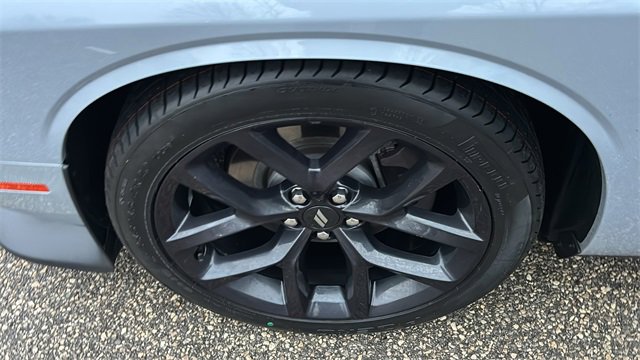 Used 2020 Dodge Challenger R/T w/ Plus Package image 31