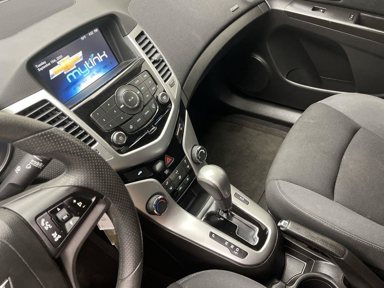 Used 2016 Chevrolet Cruze LT w/ Technology Package FWD image 14