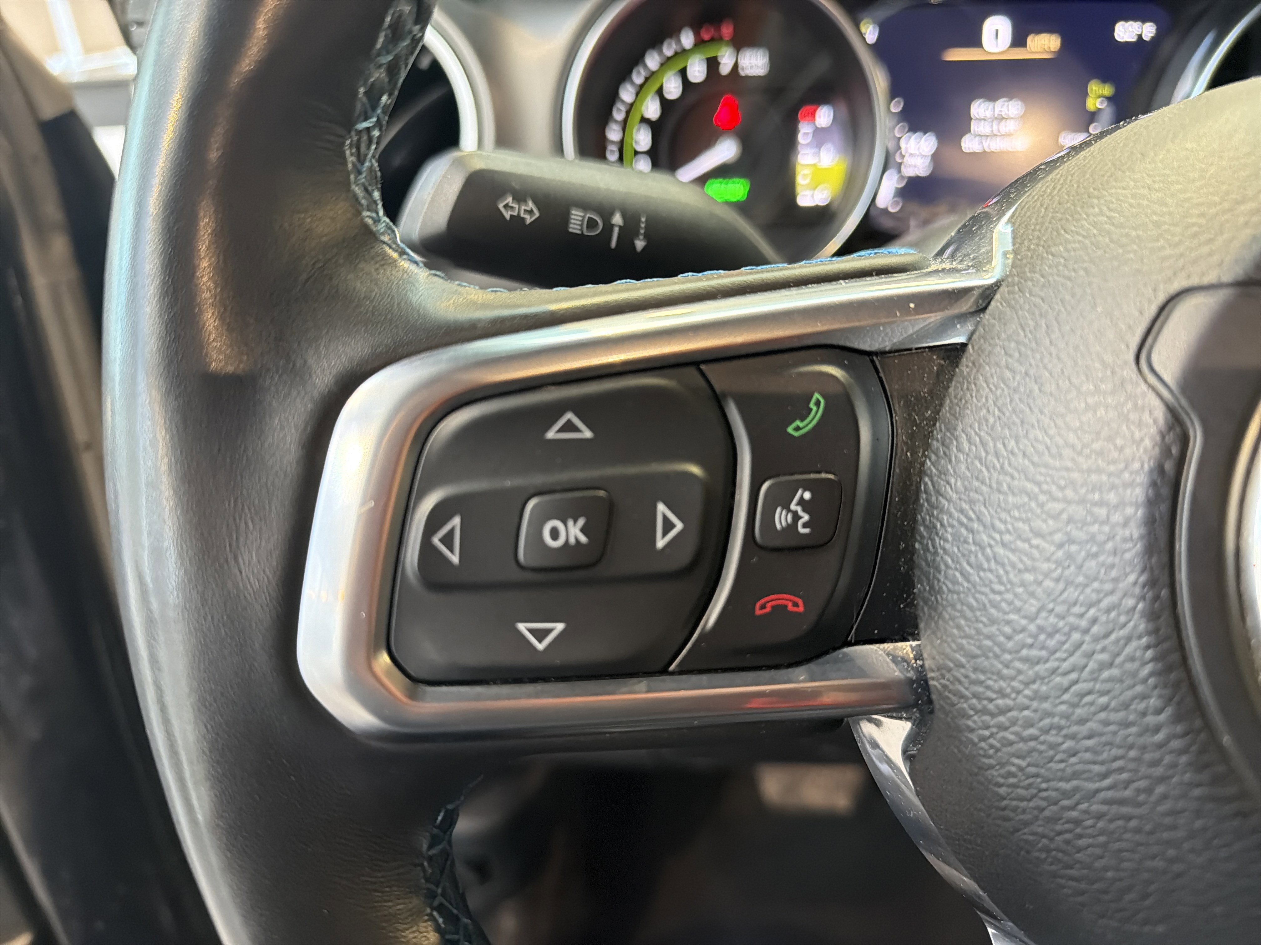 Used 2023 Jeep Wrangler Unlimited Rubicon 4xe w/ Cold Weather Group AWD/4WD image 19