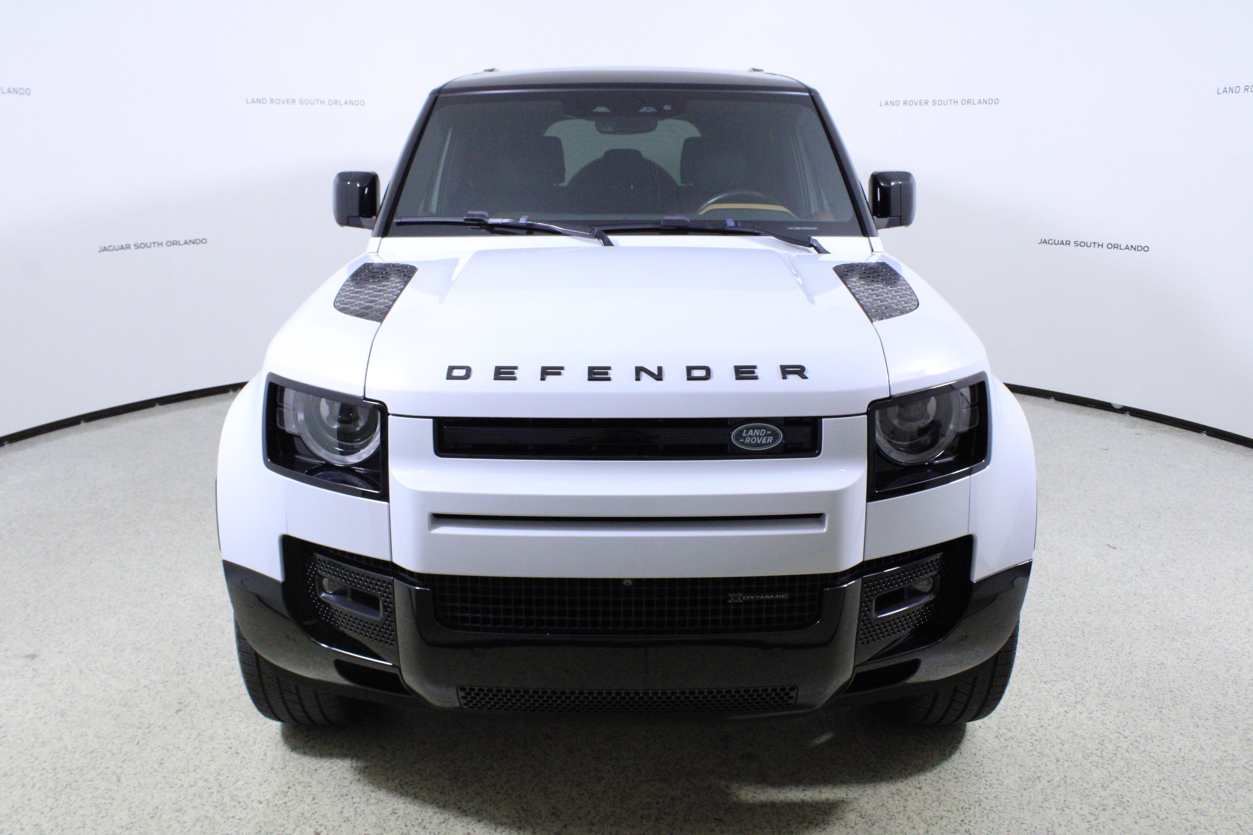 Used 2023 Land Rover Defender 110 X-Dynamic SE AWD/4WD image 2