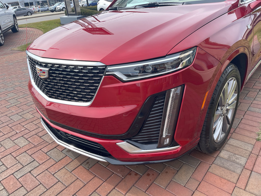 Used 2024 Cadillac XT6 Premium Luxury w/ Platinum Package AWD/4WD image 2